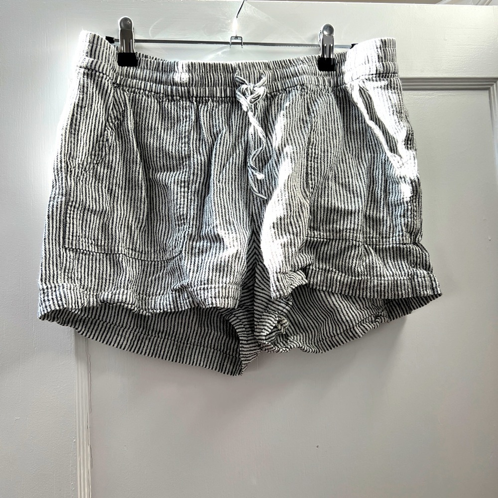 J crew shorts M